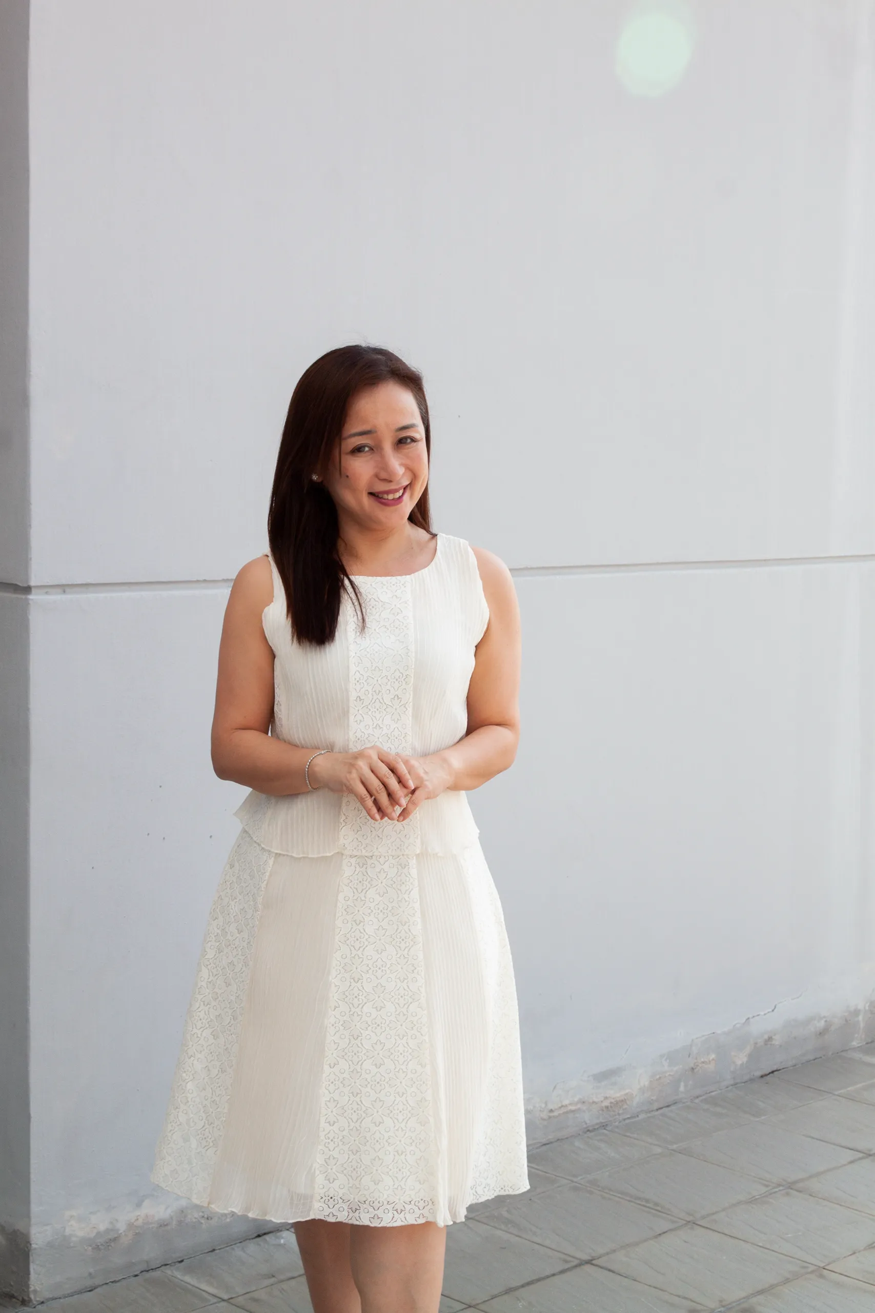 Feminine Laced Dress with Belt