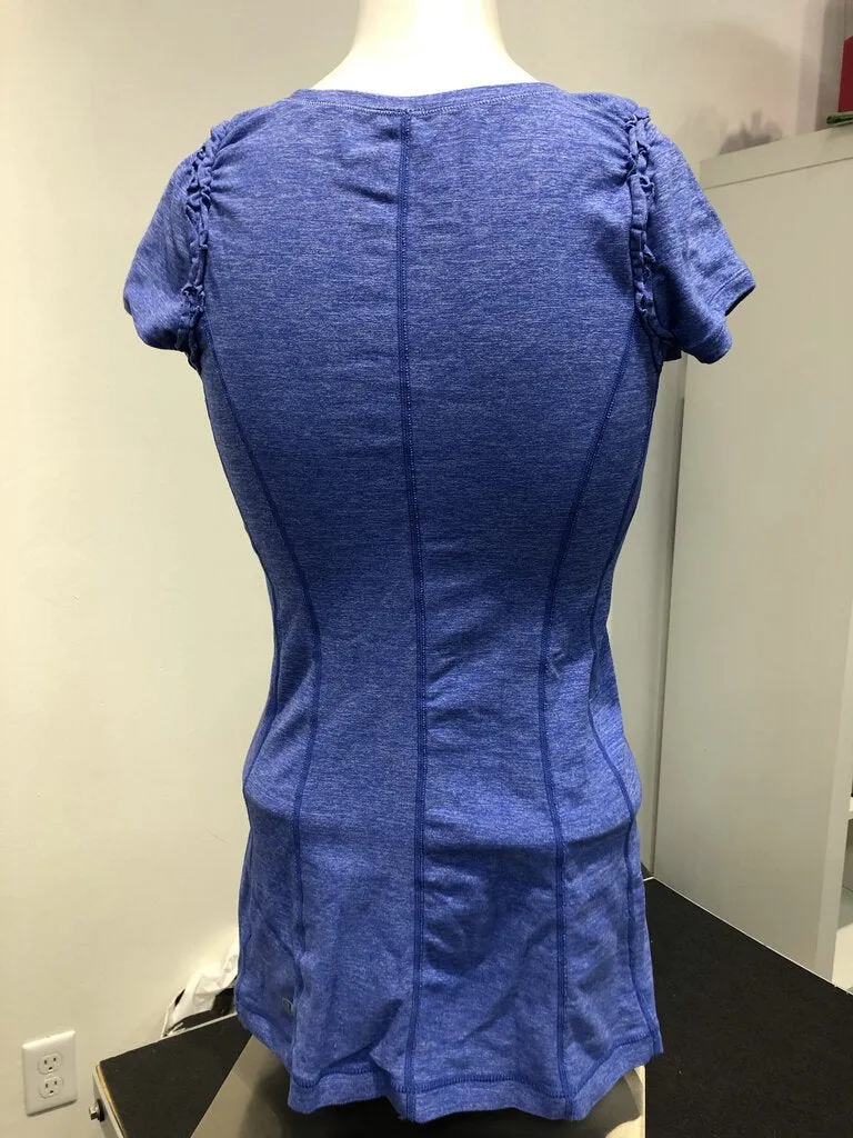 Lululemon stretchy tee