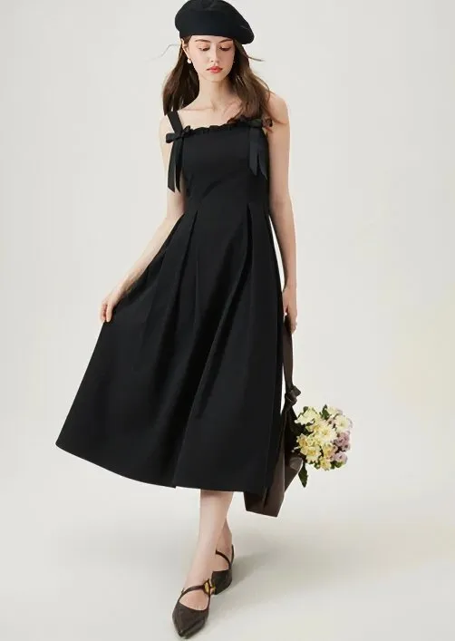 SLEEVELESS LITTLE BLACK DRESS