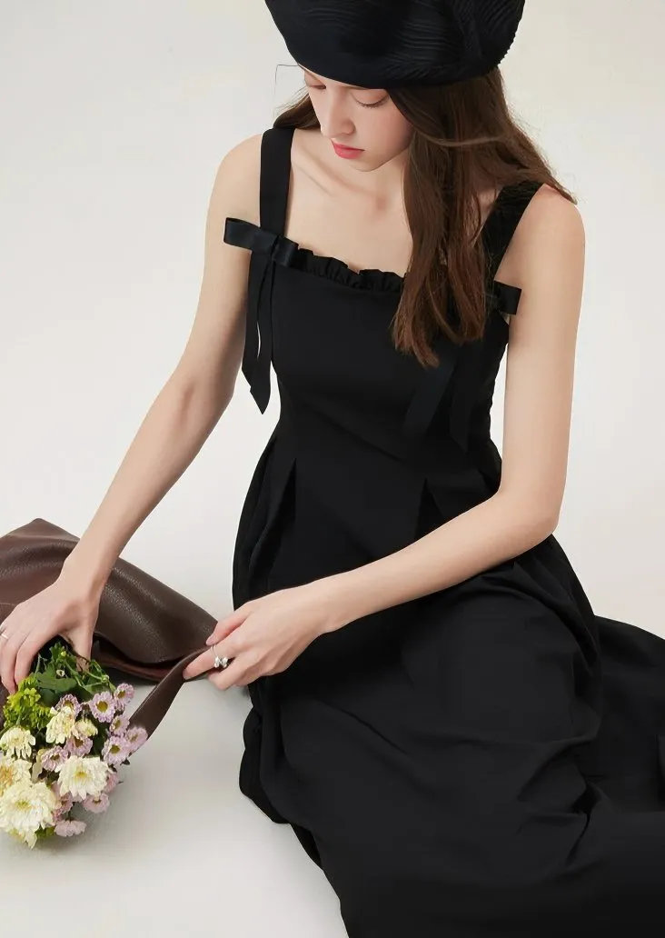 SLEEVELESS LITTLE BLACK DRESS