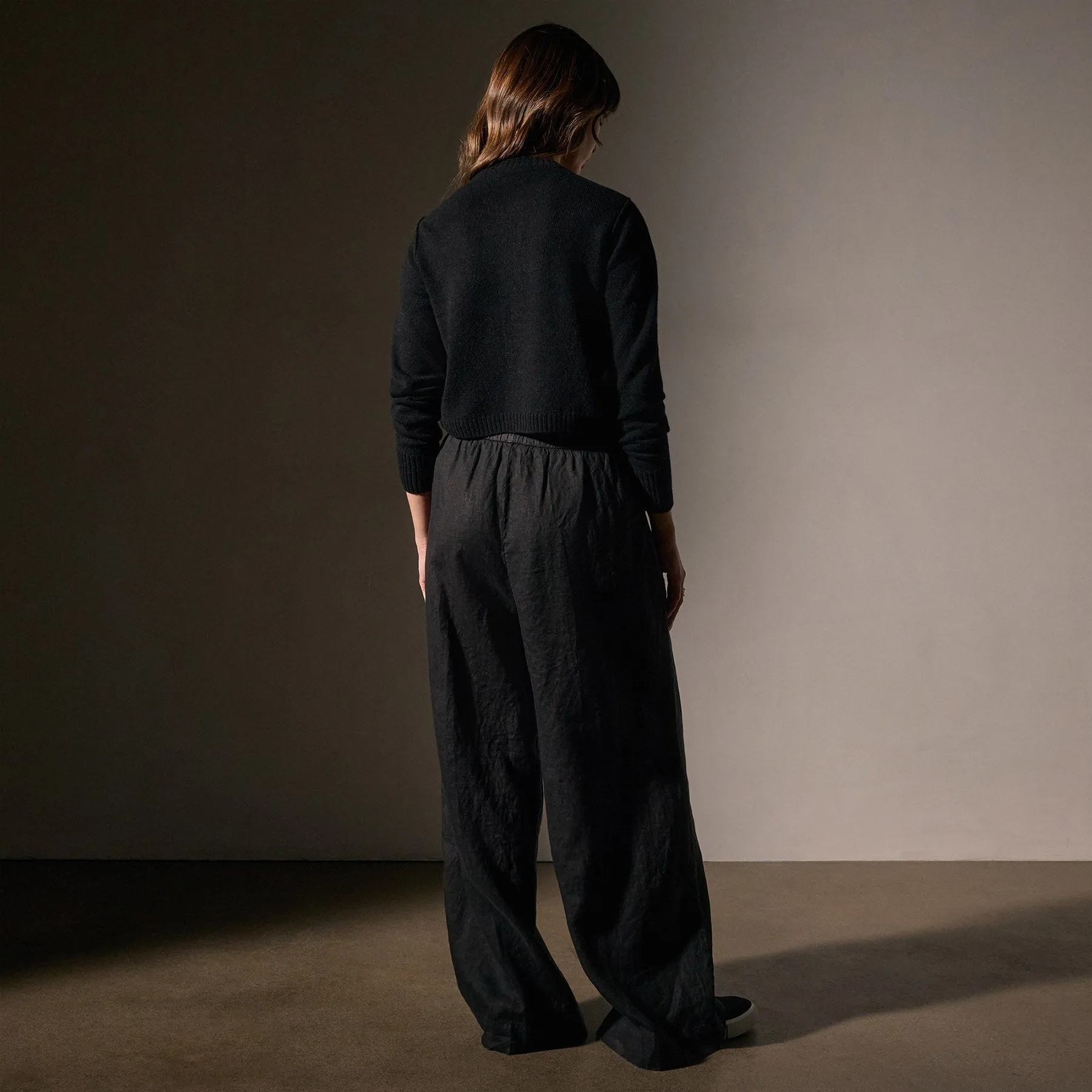 Soft Featherweight Cashmere Cardigan - Black
