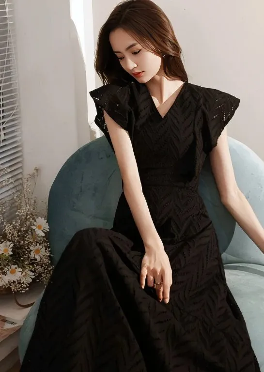 V-NECK STRUCTURED WAIST DRESS