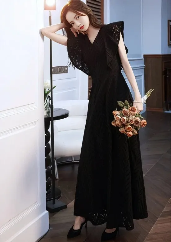 V-NECK STRUCTURED WAIST DRESS