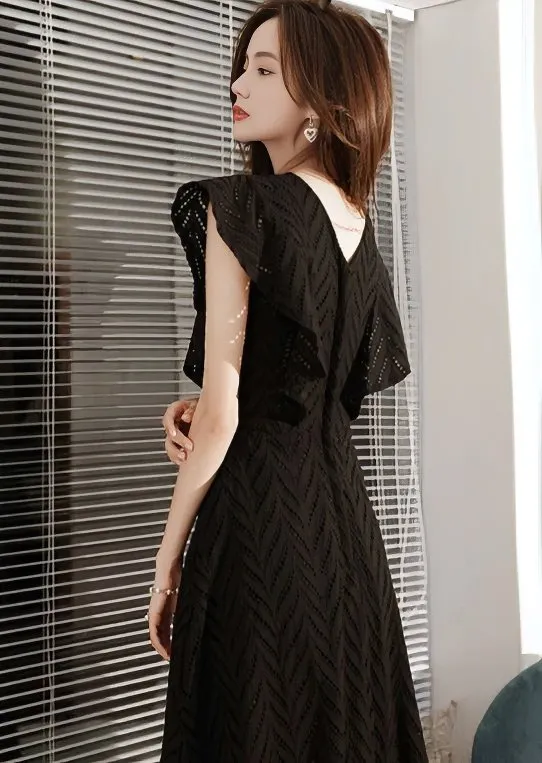 V-NECK STRUCTURED WAIST DRESS