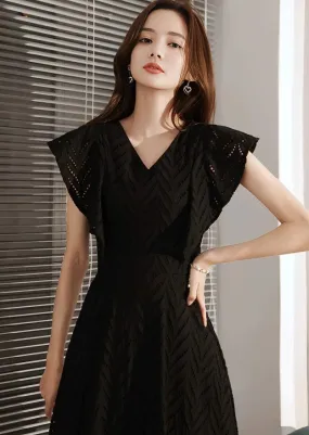 V-NECK STRUCTURED WAIST DRESS